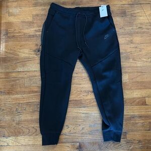 New men’s Nike tech pants